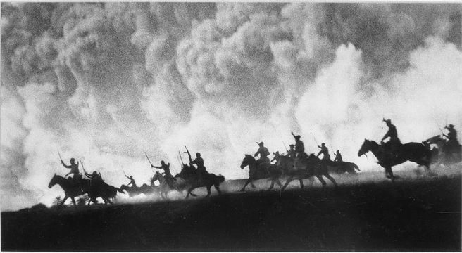 Атака советской конницы | Источник: Михаил Савин