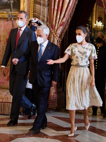Филипп VI и Летиция принимают президента Чили Себастьяна Пинера в Королевском дворце