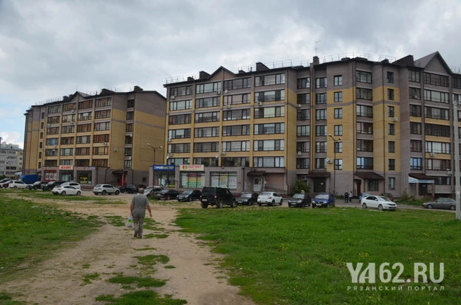 новостройка в коммунаре