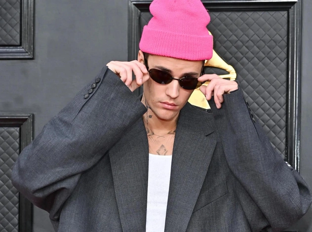 Джастин Бибер выпустил новый альбом, предупредив о релизе всего за сутки