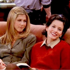 Как назвать чат с подругами: 100 смешных и оригинальных идей