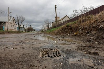 В Волгограде раскрыли тайну легендарной лужи-капкана