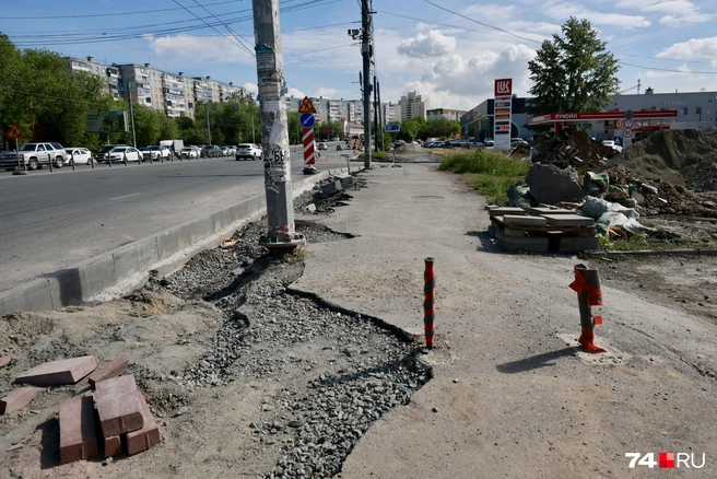 Асфальт для пешеходов после сквера заканчивался | Источник: Наталья Лапцевич