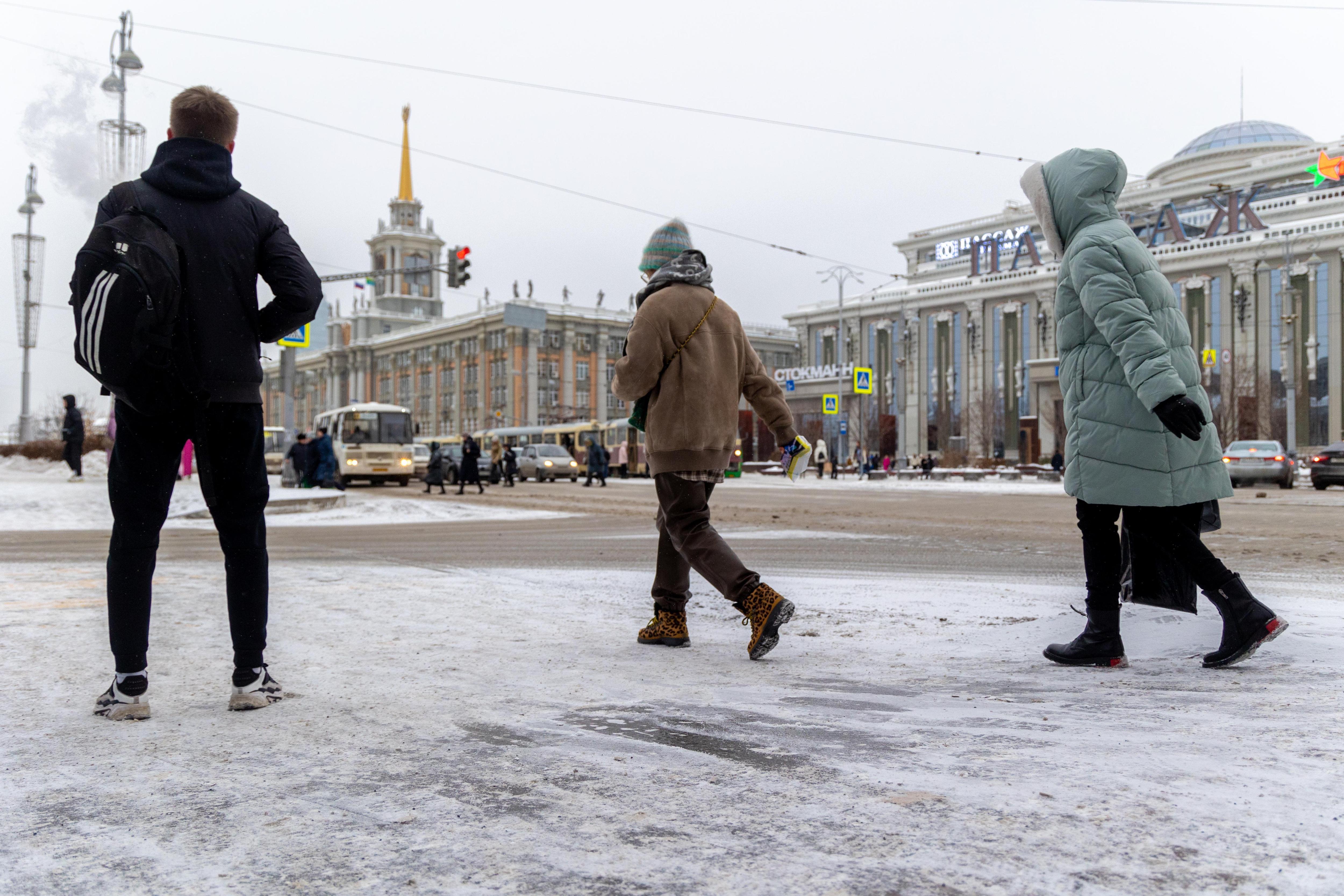 Лучше сидите дома! В Свердловской области объявили штормовое предупреждение