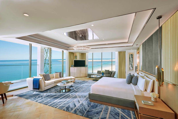 Фото №1 - Новый королевский пентхаус в отеле Mandarin Oriental Jumeira: самое роскошное направление в Дубае