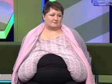 «Либо позвоночник треснет, либо я задохнусь»: женщина с 17 размером груди умирает из-за лишнего веса