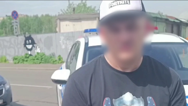 Полиция задержала водителя, избившего таксиста в Кудрово. Вместо прав у него нашли гранату | Источник: ГУ МВД по Петербургу и Ленобласти