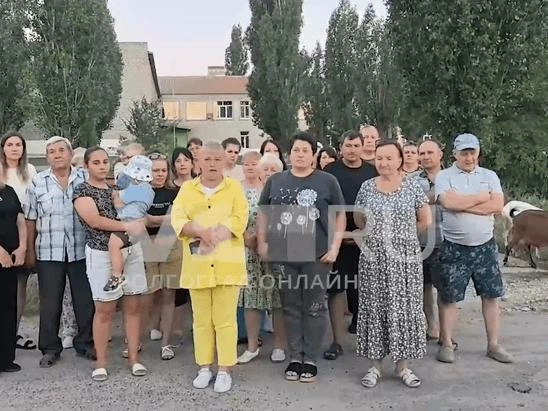 Местные жители отмечают, что даже простые бытовые действия, такие как купание или мытье посуды, стали серьезной проблемой из-за отсутствия воды. | Источник: читатели V1.RU