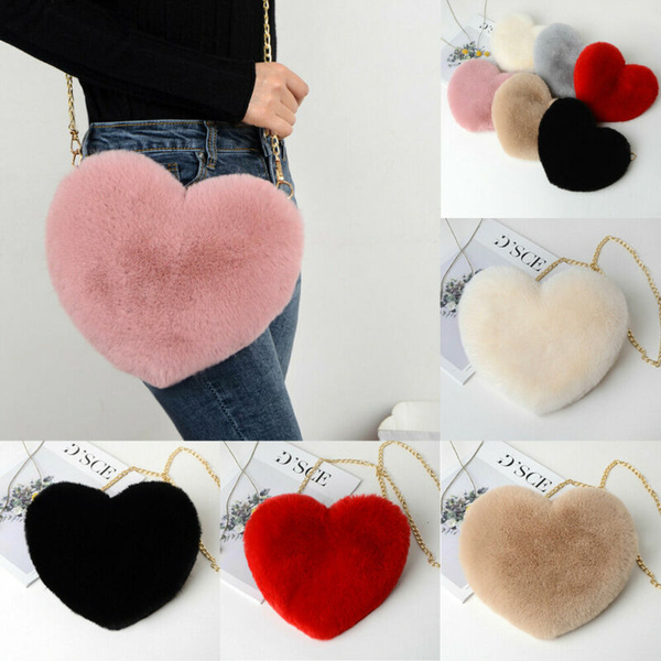 Женская меховая сумочка в форме сердца