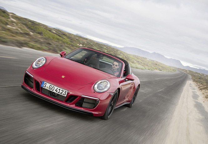 Что значит надпись GTS на Porsche 911?