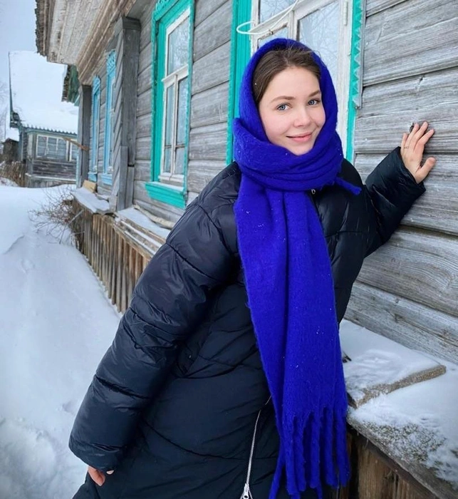 Анна часто играет добрых, наивных девушек в мелодрамах | Источник: Анна Мельникова / Vk.com