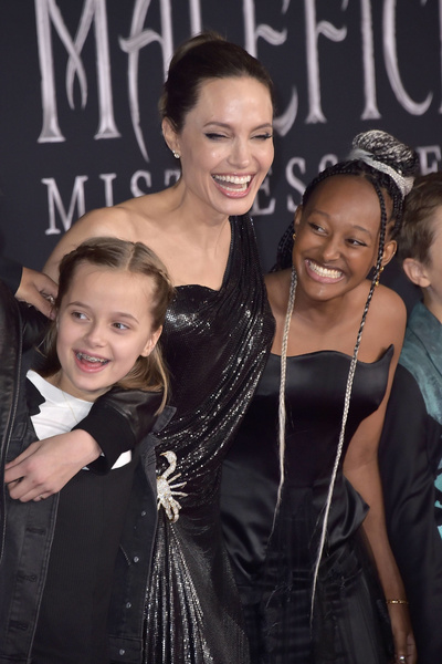 Анджелина Джоли с Вивьен и Захарой
