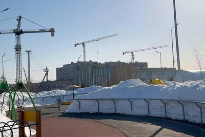 Монтажника завалило грунтом на стройке онкоцентра в Камской долине