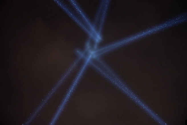 Не подходите к окнам | Источник: Артём Устюжанин / E1.RU