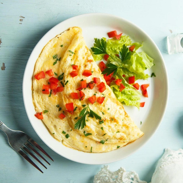 Французский омлет по рецепту шеф-повараВоздушный омлет с овощами и зеленью — идеальный вариант вкусного и питательного завтрака, который готовится за 10 минут.Полный рецепт французского омлета по рецепту шеф-повара читайте по ссылке.