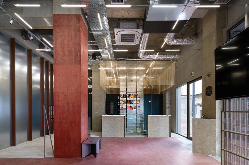 Кинотеатр в здании бывшего банка: проект Tato Architects в Киото | Источник: Дайчи Ано