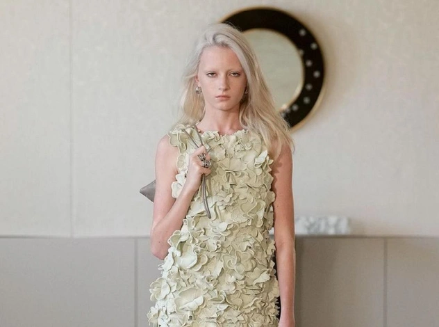 Транс-дочери Наоми Уоттс и Илона Маска стали моделями на Неделе моды в Нью-Йорке