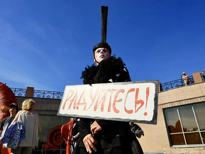 Сбор участников — у цирка и торгового комплекса | Источник: Михаил Шилкин