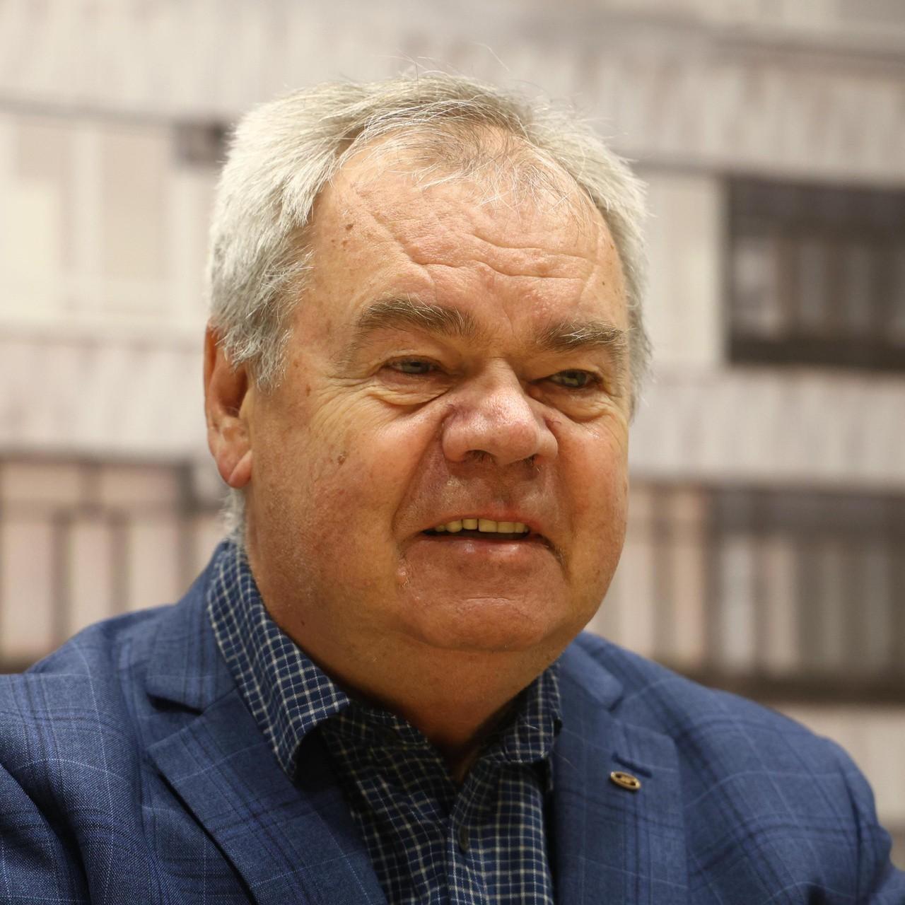 <p>Анатолий Лебедев</p>