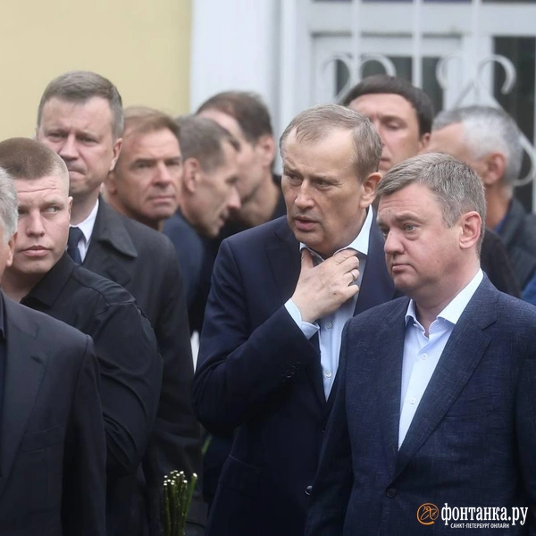 Слева — Максим СоколовВ центре — губернатор Ленобласти Александр ДрозденкоСправа — вице-губернатор Петербурга Кирилл Поляков | Источник: Дарья Драй / «Фонтанка.ру»
