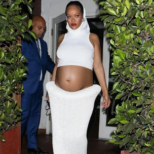 «Ангельский образ»: беременная Рианна на ужине после премьеры «Смурфиков»