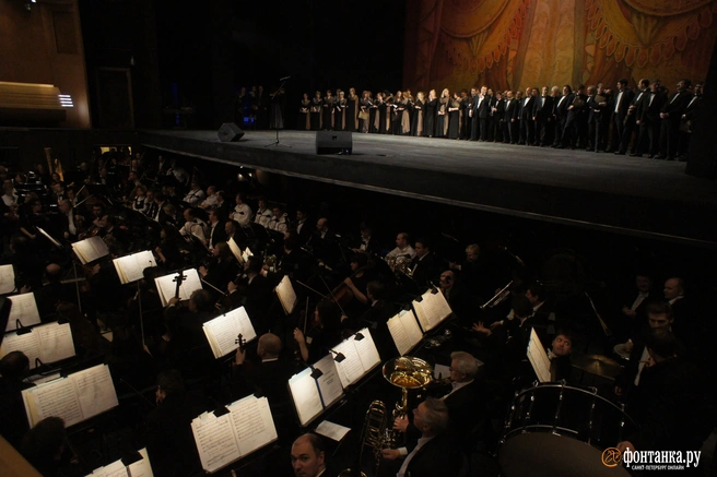 Также можно посетить мастер-класс по игре на гитаре | Источник: Михаил Огнев / FONTANKA.RU