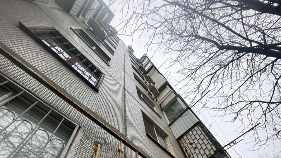 В Ростове двухлетний ребенок выпал из окна и погиб 