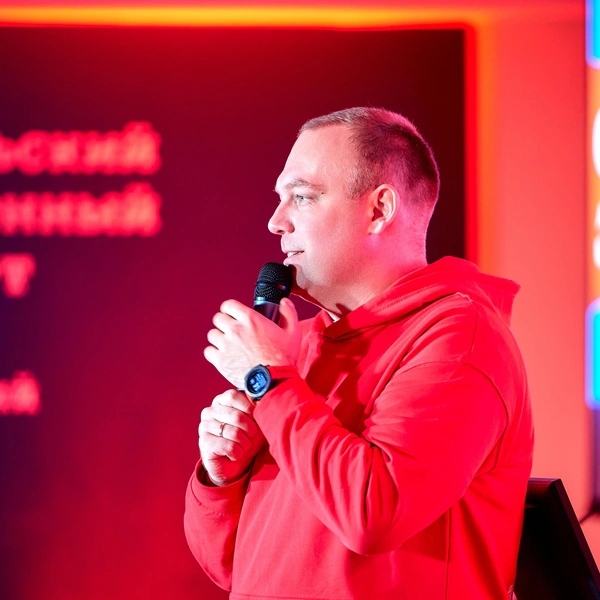 Все финалисты кейс-чемпионата «Альфа-Будущее» получили не только опыт, но и фирменный мерч | Источник: Альфа-Банк