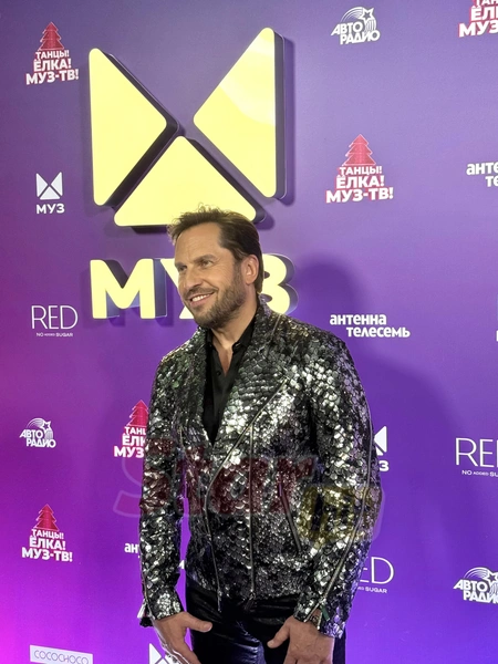 Александр Ревва (Артур Пирожков)