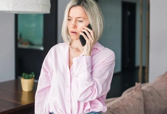 «Мама постоянно хочет общения и обижается, когда я ей отказываю. Но ведь я не рабыня! Надоело извиняться перед ней»