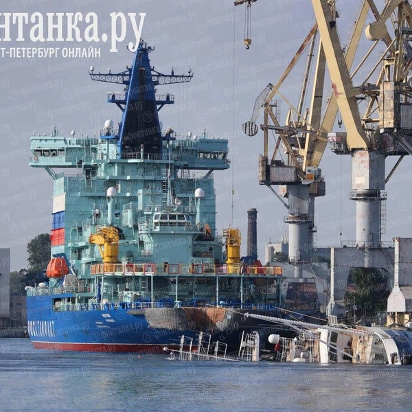 «Всю ночь шла борьба». Большой арктический буксир «Капитан Ушаков» затонул у причала Балтийского завода | www.fontanka.ru