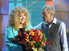 «Куда все уходят? Куда?»: Пугачева вспомнила о Николаеве, который на нее обижался, и поделилась архивным фото