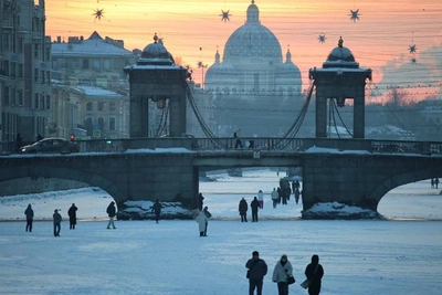 Frost in St. Petersburg: A Week of Temperature Anomaly