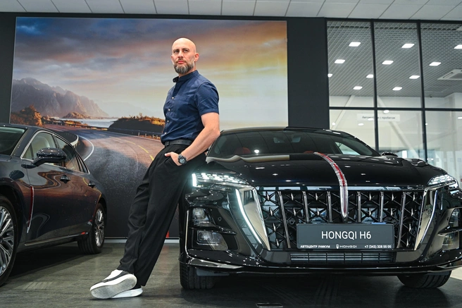 Кузов HONGQI H6 имеет узнаваемые элементы марки | Источник: Максим Воробьев