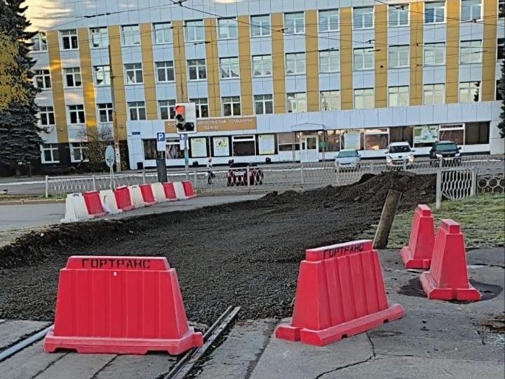 В Екатеринбурге внезапно перекрыли важную улицу