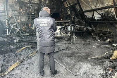 Двое погибли при пожаре в архангельском автосервисе