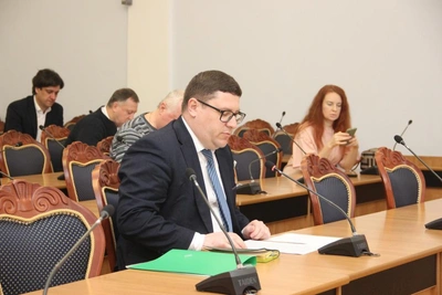 Чиновника в Ростове посадили под домашний арест