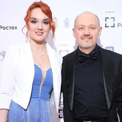«Любовь — это то, что нужно поддерживать»: Александр Ковтунец о создании международного кинофестиваля «В кругу семьи», поддержке супруги и отношениях с детьми
