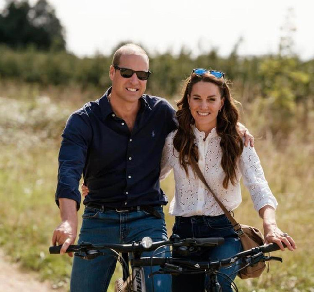 «Деревенская романтика»: как выглядели бы Кейт Миддлтон и принц Уильям, если бы жили обычной жизнью — одно честное фото
