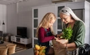 Чеснок, арбуз и еще 14 продуктов, которые помогут пожилым быть активными и бодрыми