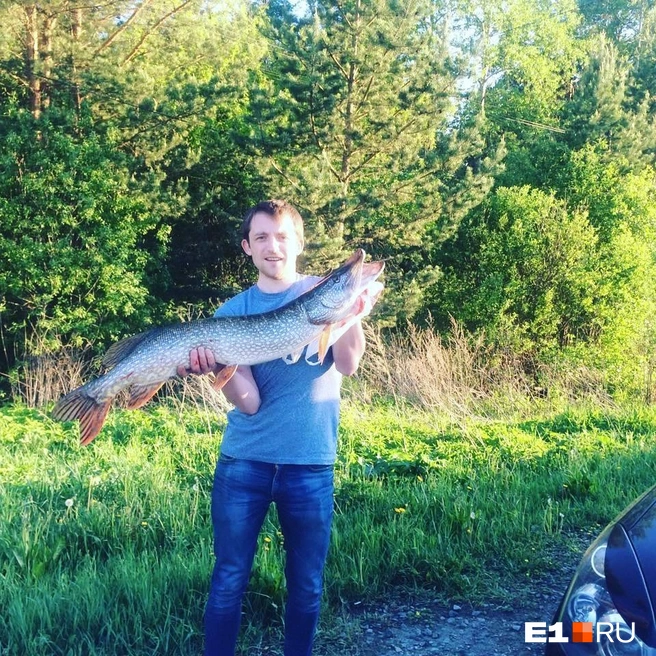 Рыба больше самого рыбака! | Источник: читатель E1.RU