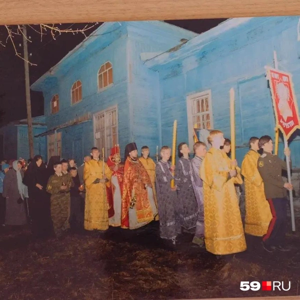 На церковные праздники в приюте проводили Крестный ход | Источник: Личный архив Бориса Кицко