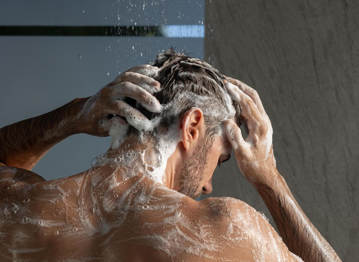 Что делать, если кожа головы быстро становится жирной и волосы пачкаются?