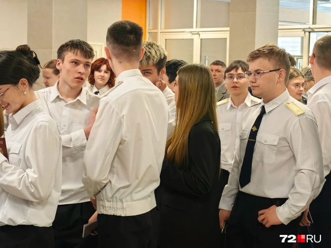 В этом ассорти из школьников нашлись даже кадеты | Источник: Юлия Мальцева / 72.RU