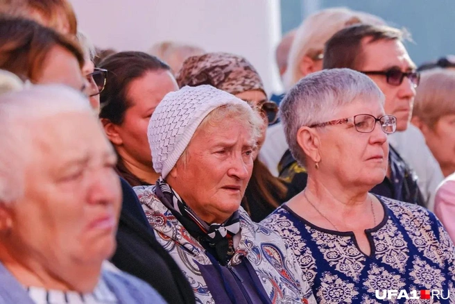 Многие пришли проститься с погибшими | Источник: Булат Салихов / UFA1.RU
