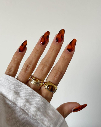 «Ногти-латте»: самый модный маникюр осени 2023