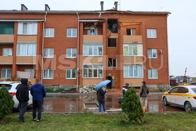 БПЛА попал в подъезд на третьем этаже | Источник: Артем Устюжанин / MSK1.RU