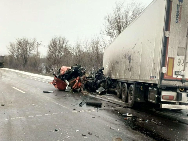 У фуры «снесло» кабину | Источник: Центр по делам ГО, ПБ и ЧС Самарской области