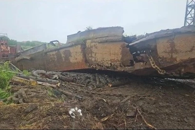 Три судна убрали из акватории Томаринского района