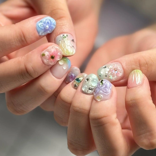 Источник: соцсети claradehuevo.nailart